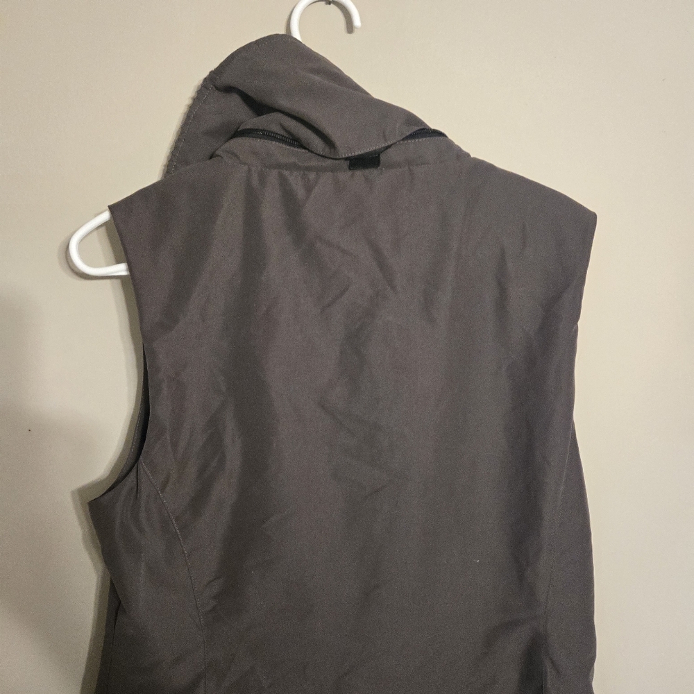 Volcom Women's Longhorn Insulated Black Sleeveless Snowboard Vest Winter Small - Picture 7 of 9